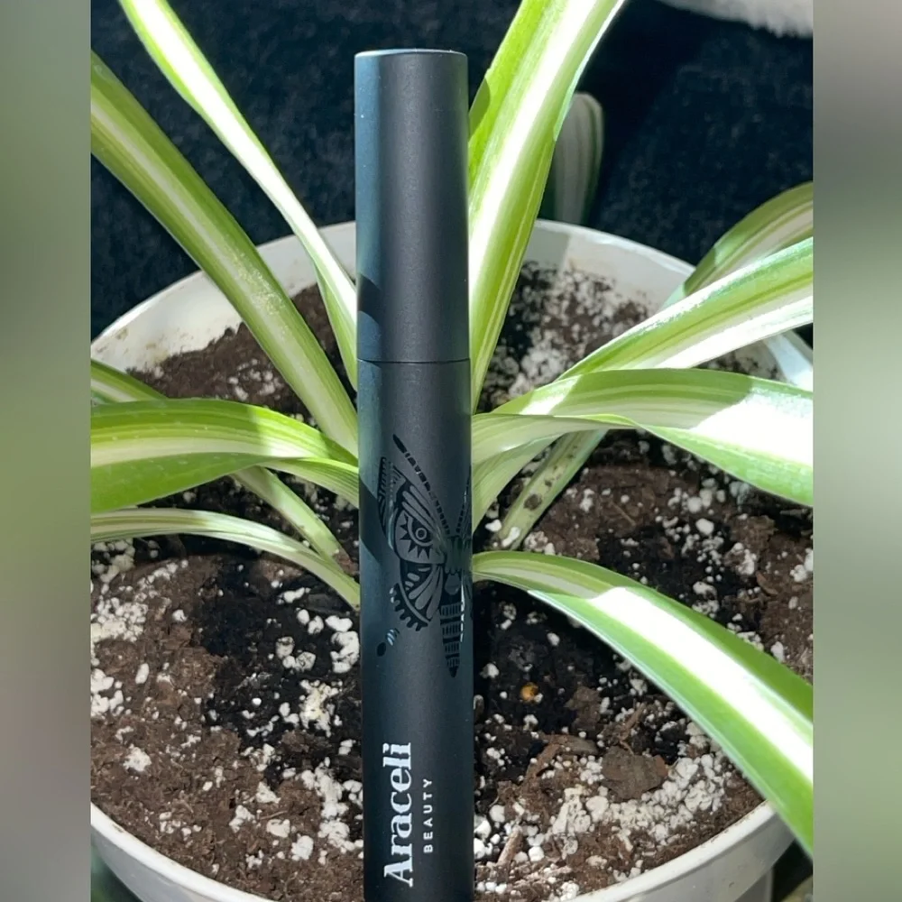 ARACELI BEAUTY Monarca Mascara w/Avocado Oil Volumizing In Black